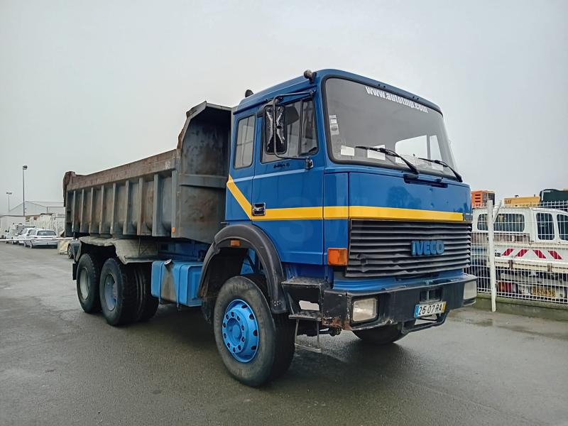 Iveco 260 36H - Camión volquete: foto 2 Iveco 260 36H - Camión volquete: foto 2