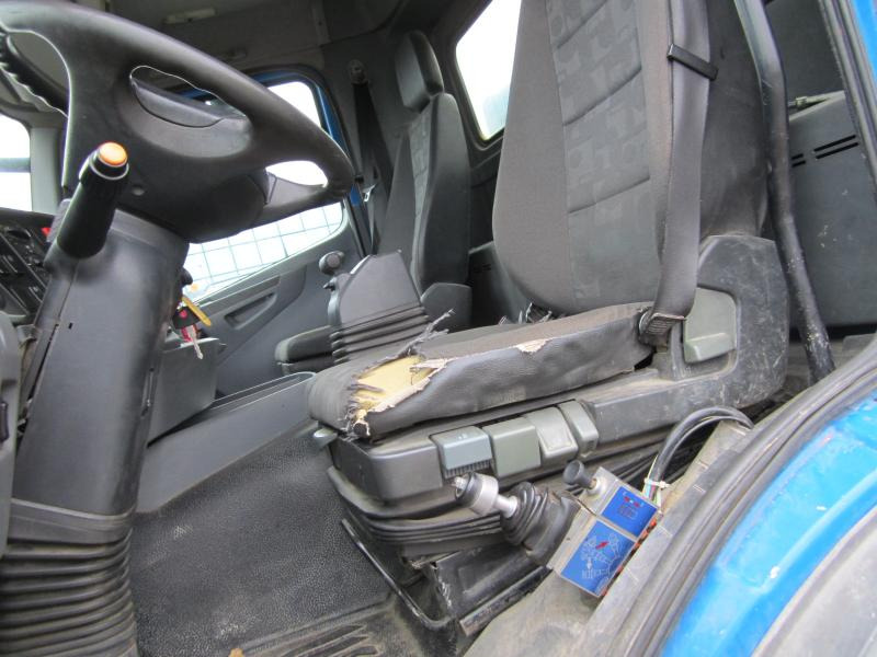 Camión volquete Mercedes Axor 3240: foto 18