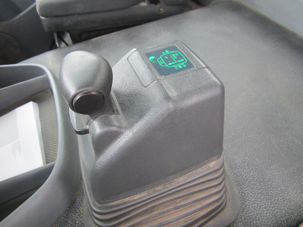 Camión volquete Mercedes Axor 3240: foto 22