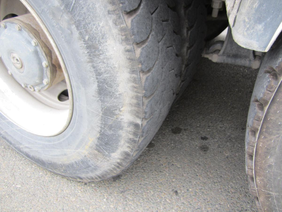 Camión volquete Mercedes Axor 3240: foto 15