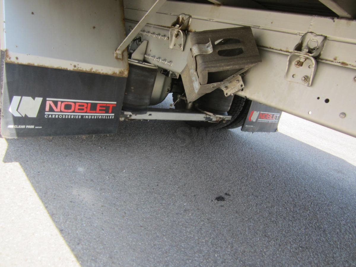 Camión caja cerrada Renault Midlum 220 DXI: foto 6