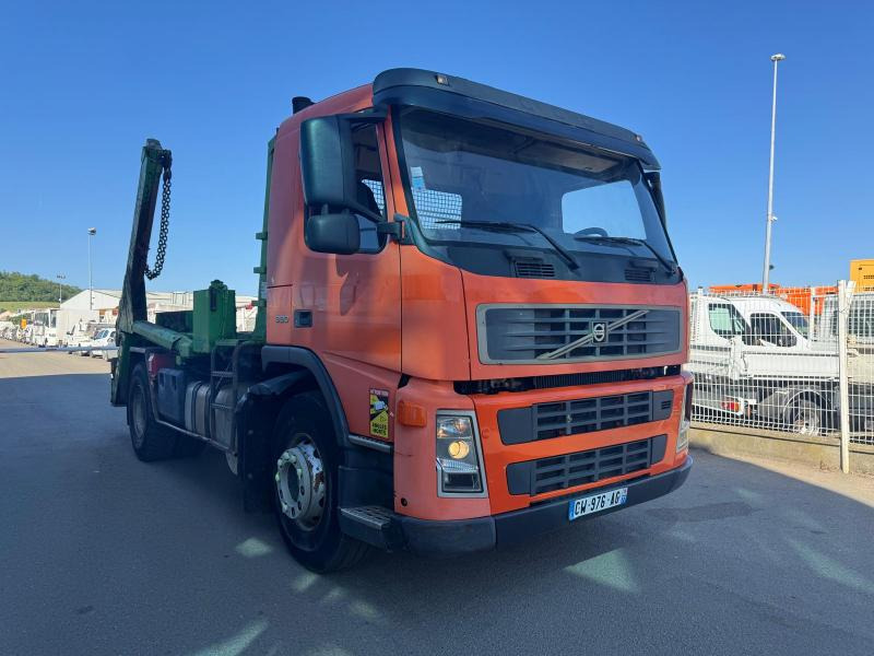 Volvo FM 380 - Camión portacontenedor de cadenas: foto 3 Volvo FM 380 - Camión portacontenedor de cadenas: foto 3