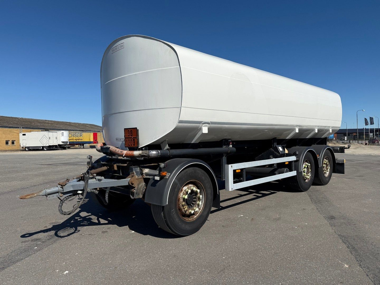 Eurotank 3 axle ET-26-4 ADR 25.500 L 4 Room - Remolque cisterna: foto 1 Eurotank 3 axle ET-26-4 ADR 25.500 L 4 Room - Remolque cisterna: foto 1