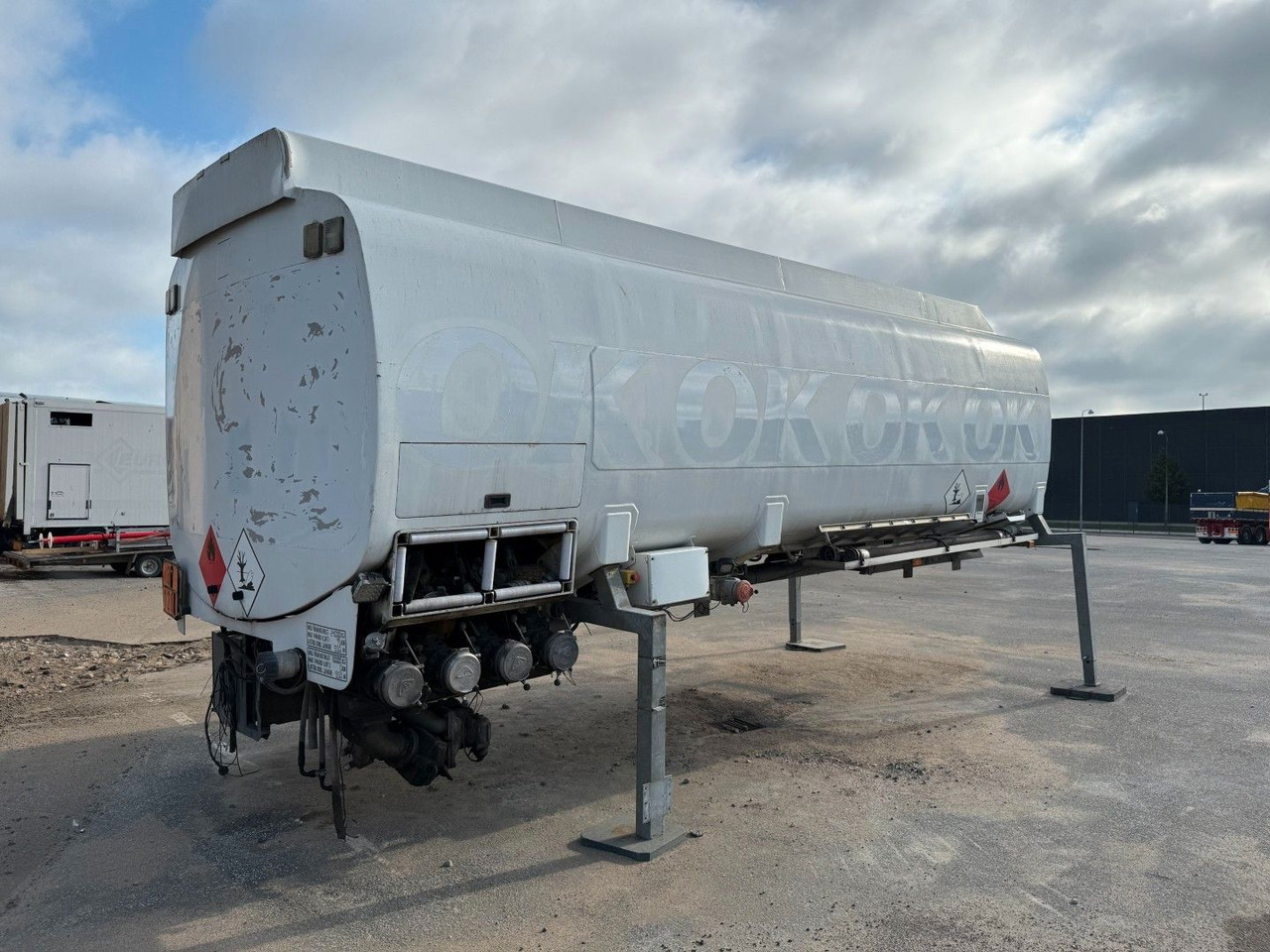 HMK Bilcon 23.800 L ADR Tank - Camión cisterna: foto 3 HMK Bilcon 23.800 L ADR Tank - Camión cisterna: foto 3
