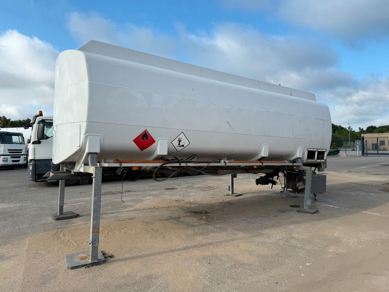 HMK Bilcon 23.800 L ADR Tank - Camión cisterna: foto 1 HMK Bilcon 23.800 L ADR Tank - Camión cisterna: foto 1