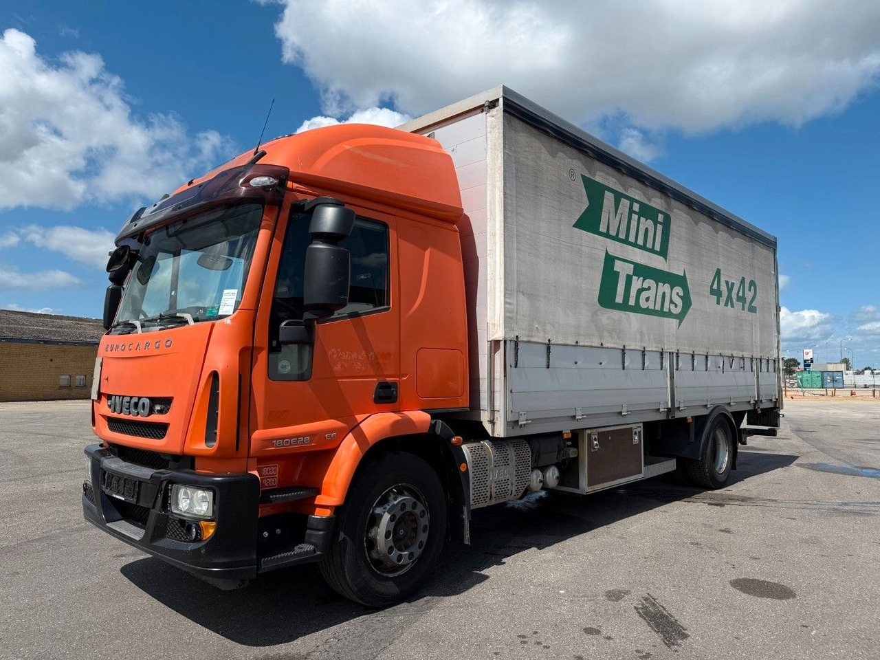 Iveco EuroCargo 180 E28 Euro 6 Freight Iveco EuroCargo 180 E28 Euro 6 Freight / Pritsche - Camión lona: foto 1 Iveco EuroCargo 180 E28 Euro 6 Freight Iveco EuroCargo 180 E28 Euro 6 Freight / Pritsche - Camión lona: foto 1