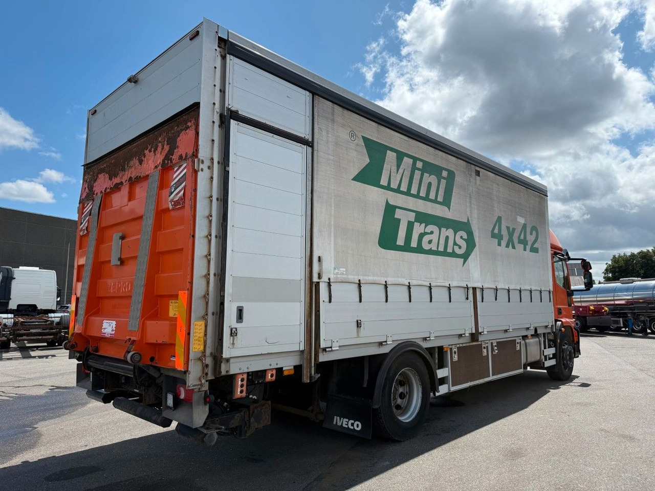 Iveco EuroCargo 180 E28 Euro 6 Freight Iveco EuroCargo 180 E28 Euro 6 Freight / Pritsche - Camión lona: foto 3 Iveco EuroCargo 180 E28 Euro 6 Freight Iveco EuroCargo 180 E28 Euro 6 Freight / Pritsche - Camión lona: foto 3