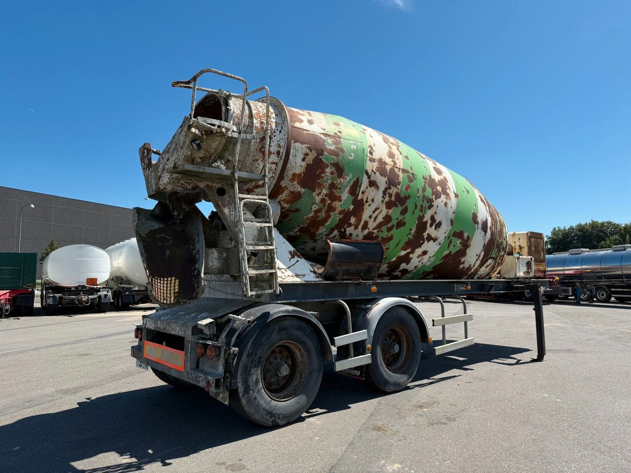Lecinena 12 m3 Baruval 2 achse Beton/Concrete mixer Lecinena 12 m3 Baruval 2 achse Beton/Concrete mixer - Semirremolque: foto 3 Lecinena 12 m3 Baruval 2 achse Beton/Concrete mixer Lecinena 12 m3 Baruval 2 achse Beton/Concrete mixer - Semirremolque: foto 3