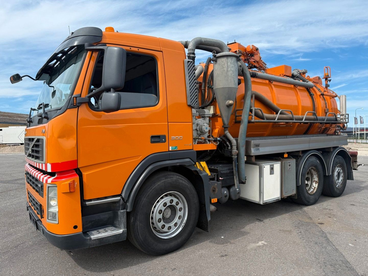 Volvo FM300 6x2*4 Simon Moos 10.500 l. Combi / Tipper - Limpieza de alcantarillado: foto 1 Volvo FM300 6x2*4 Simon Moos 10.500 l. Combi / Tipper - Limpieza de alcantarillado: foto 1
