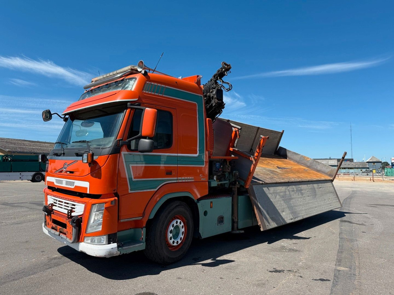 Volvo FM500 8x2*6 Crane HMF 2620 K5 Pendel Tipper - Camión grúa: foto 5 Volvo FM500 8x2*6 Crane HMF 2620 K5 Pendel Tipper - Camión grúa: foto 5