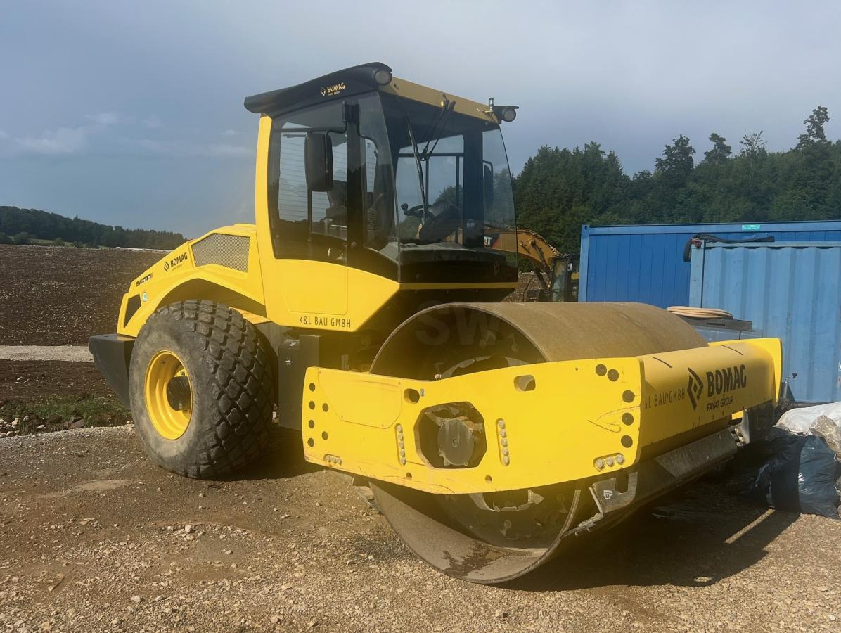 Bomag BW211 D-5 - Compactador: foto 2 Bomag BW211 D-5 - Compactador: foto 2