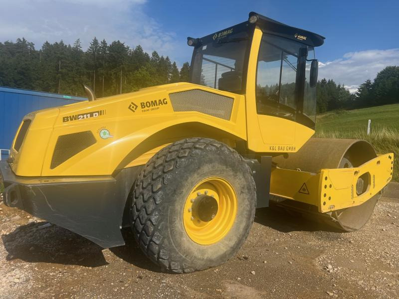 Bomag BW211 D-5 - Compactador: foto 1 Bomag BW211 D-5 - Compactador: foto 1