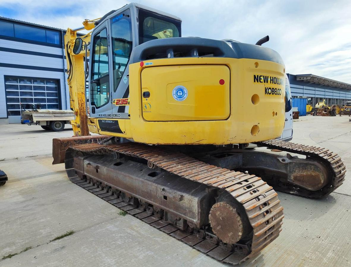 New Holland E235B SR-2 - Excavadora de cadenas: foto 1 New Holland E235B SR-2 - Excavadora de cadenas: foto 1