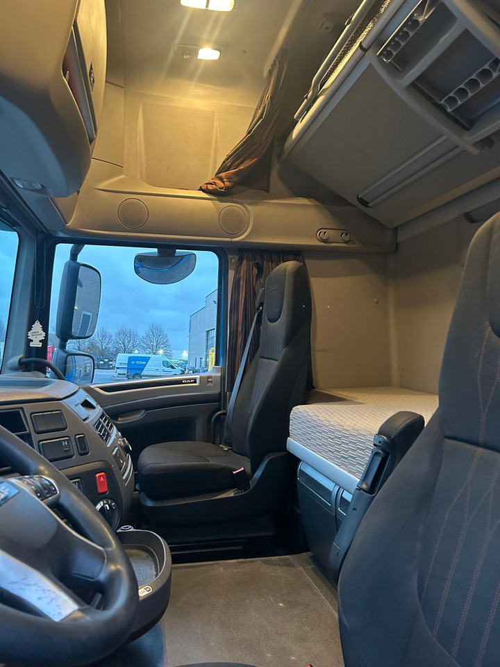 DAF XF 530 - Cabeza tractora: foto 5 DAF XF 530 - Cabeza tractora: foto 5