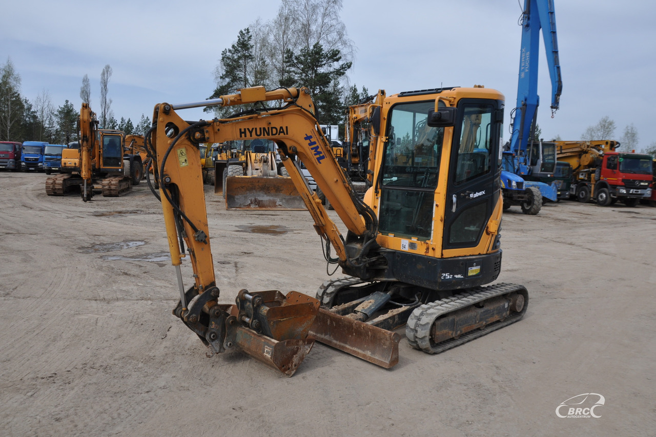 Hyundai R25Z-9AK - Miniexcavadora: foto 1 Hyundai R25Z-9AK - Miniexcavadora: foto 1