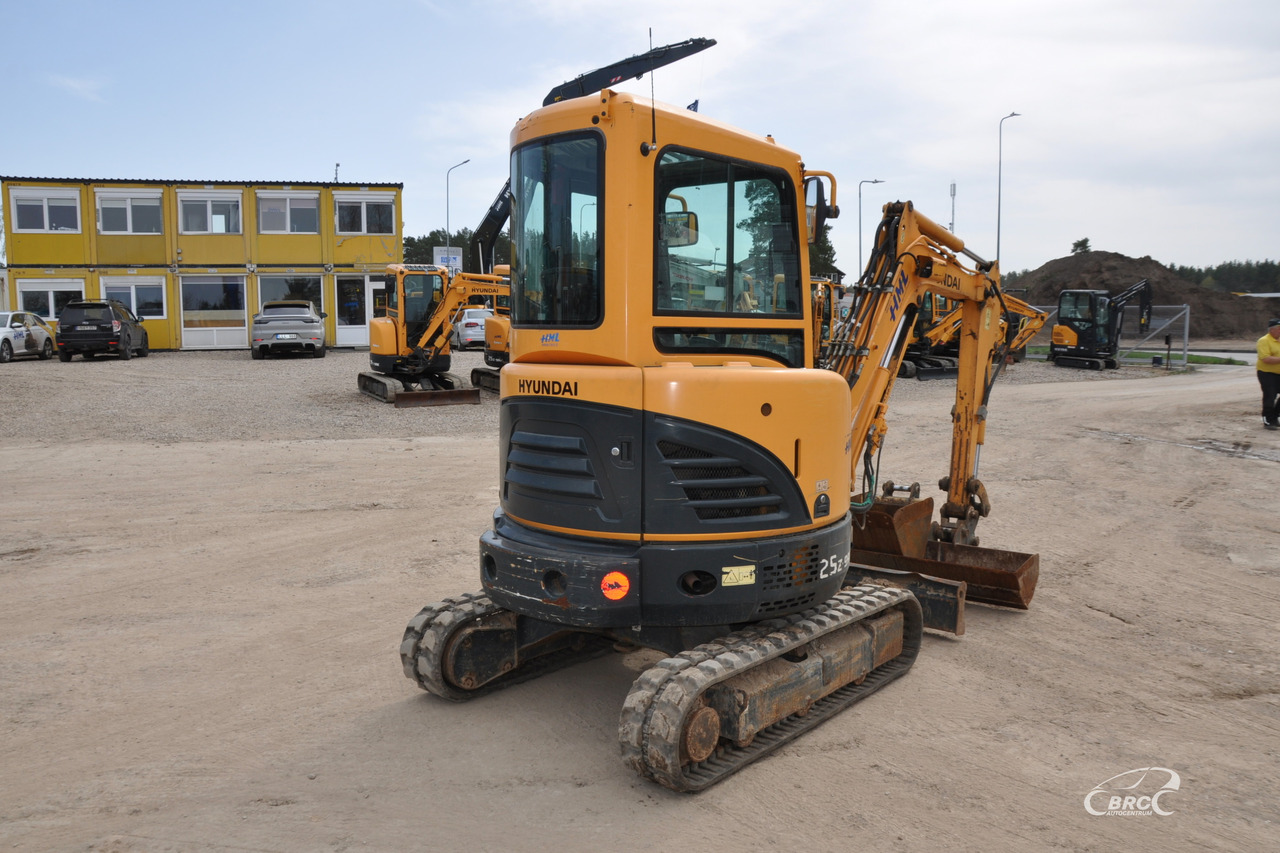 Hyundai R25Z-9AK - Miniexcavadora: foto 5 Hyundai R25Z-9AK - Miniexcavadora: foto 5