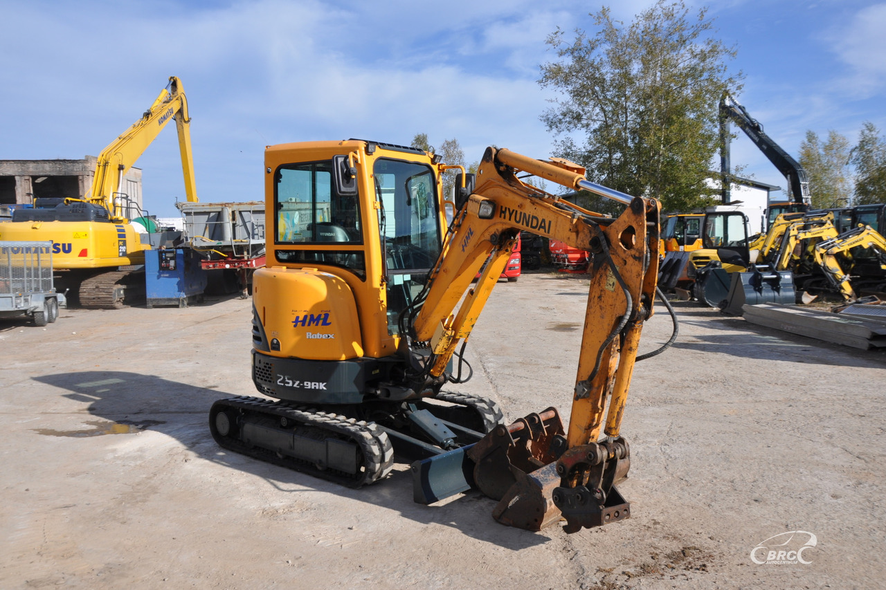 Hyundai R25Z-9AK - Miniexcavadora: foto 2 Hyundai R25Z-9AK - Miniexcavadora: foto 2