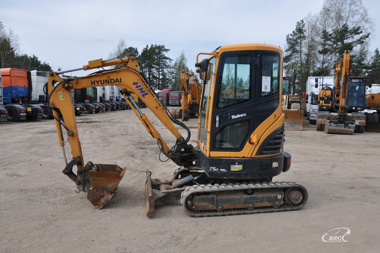 Hyundai R25Z-9AK - Miniexcavadora: foto 3 Hyundai R25Z-9AK - Miniexcavadora: foto 3
