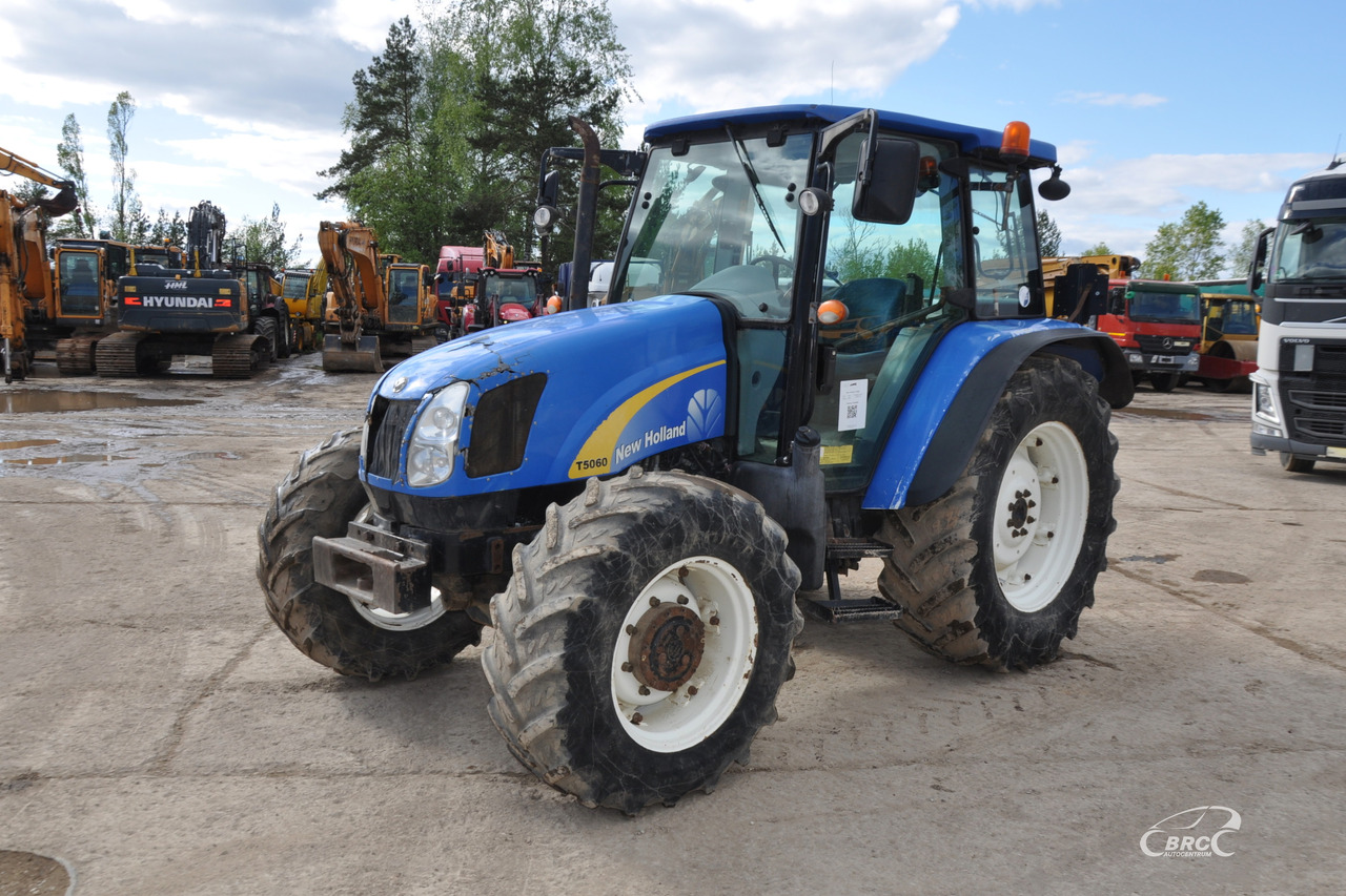 New Holland T5060 - Tractor: foto 1 New Holland T5060 - Tractor: foto 1