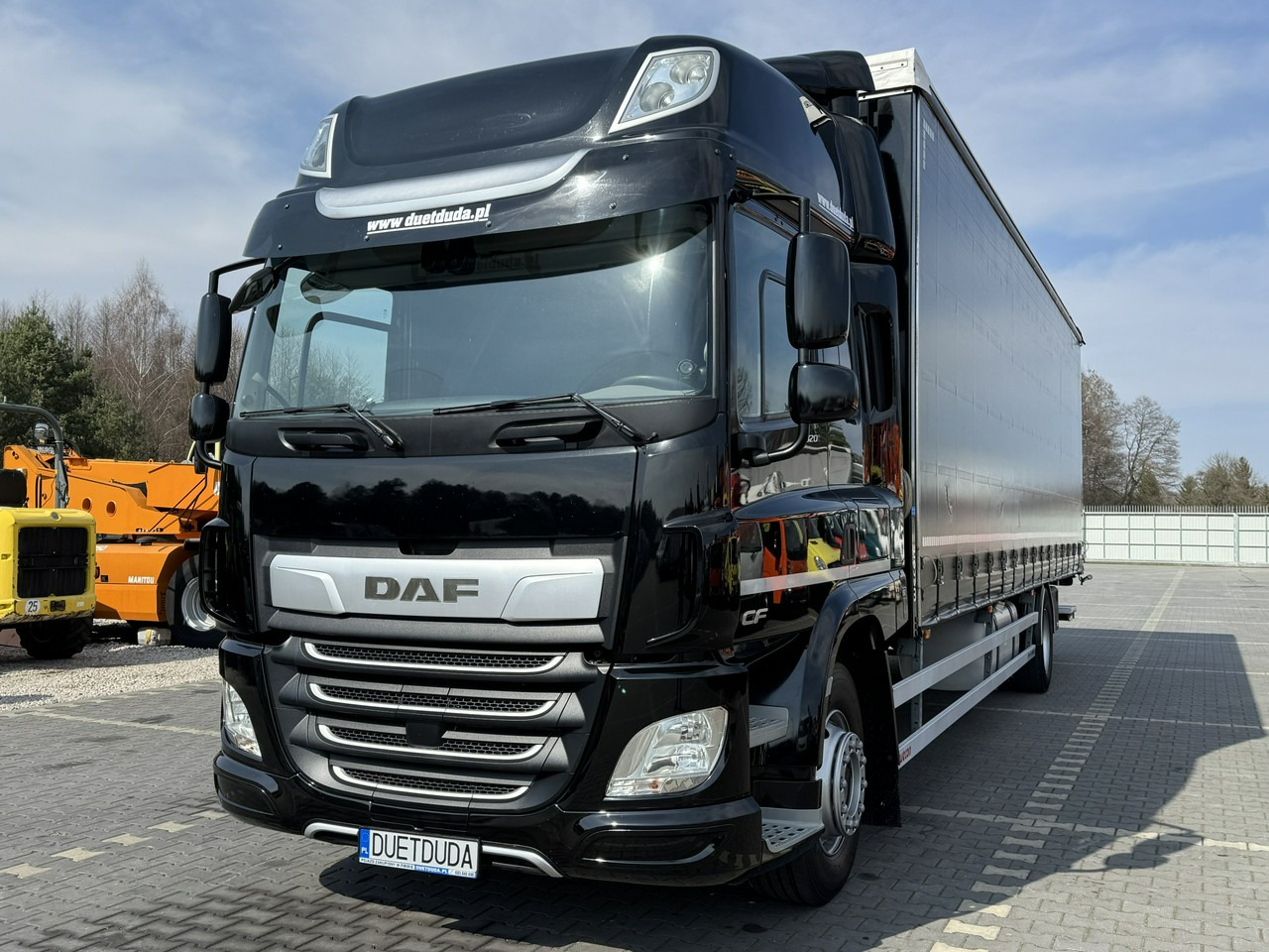 DAF CF 320 E6 Winda Firana Tył Drzwi Dach Zsuwany Długi 9.40m - Camión lona: foto 4 DAF CF 320 E6 Winda Firana Tył Drzwi Dach Zsuwany Długi 9.40m - Camión lona: foto 4