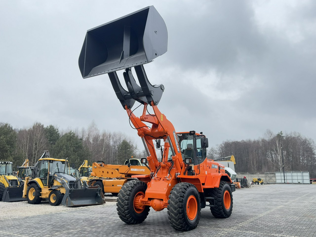Doosan DL250 14,5Ton Łyżka Wysokiego Wysypu !!! - Cargadora de ruedas: foto 4 Doosan DL250 14,5Ton Łyżka Wysokiego Wysypu !!! - Cargadora de ruedas: foto 4