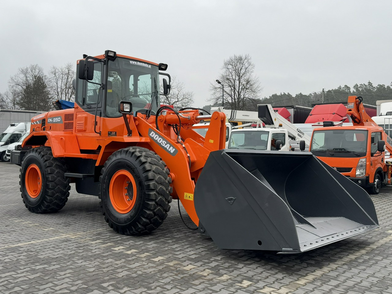 Doosan DL250 14,5Ton Łyżka Wysokiego Wysypu !!! - Cargadora de ruedas: foto 3 Doosan DL250 14,5Ton Łyżka Wysokiego Wysypu !!! - Cargadora de ruedas: foto 3