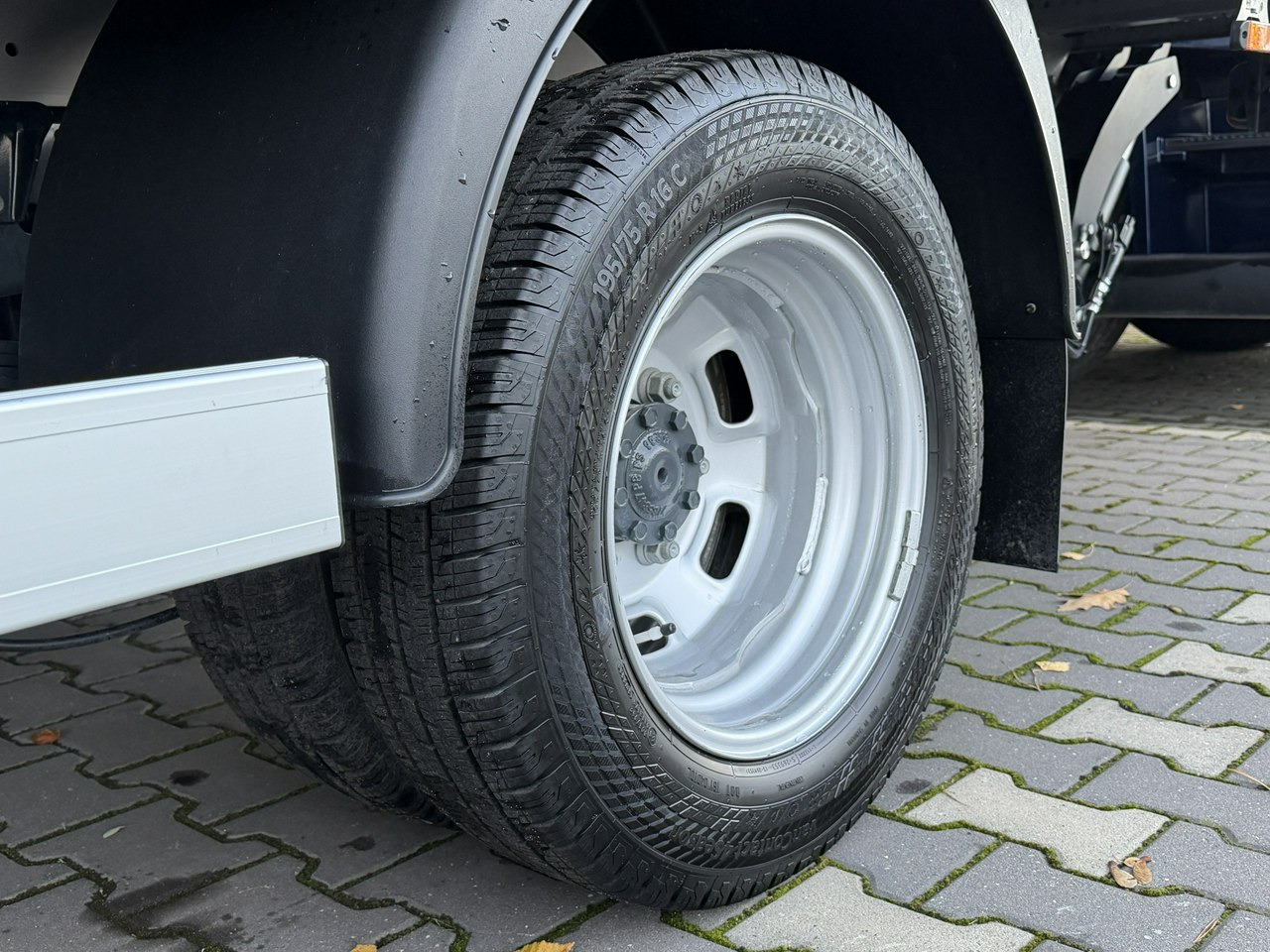 Iveco Daily 35C16 V - Furgoneta caja cerrada: foto 5 Iveco Daily 35C16 V - Furgoneta caja cerrada: foto 5