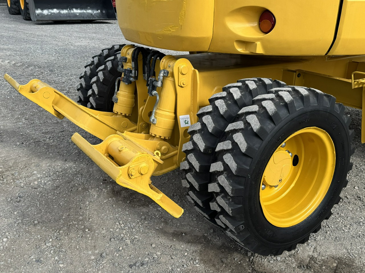 Excavadora de ruedas Komatsu PW 98 MR 8 Pług + Podpory 10ton Szybkozłącze: foto 18