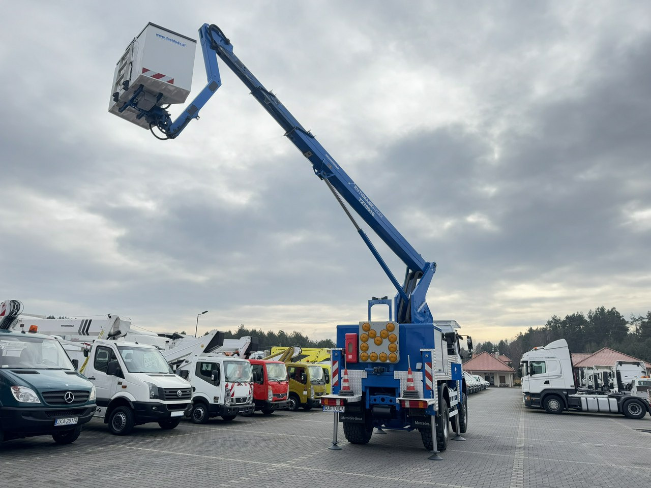 Mercedes AXOR 1829 4x4 Zwyżka RUTHMANN STEIGER T270S16 Podnośnik Koszowy - Camión con plataforma elevadora: foto 4 Mercedes AXOR 1829 4x4 Zwyżka RUTHMANN STEIGER T270S16 Podnośnik Koszowy - Camión con plataforma elevadora: foto 4