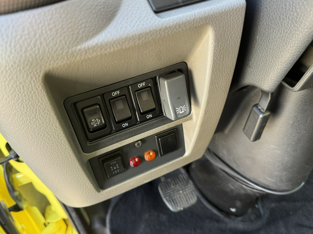 Camión con plataforma elevadora Nissan Cabstar: foto 26 Camión con plataforma elevadora Nissan Cabstar: foto 26