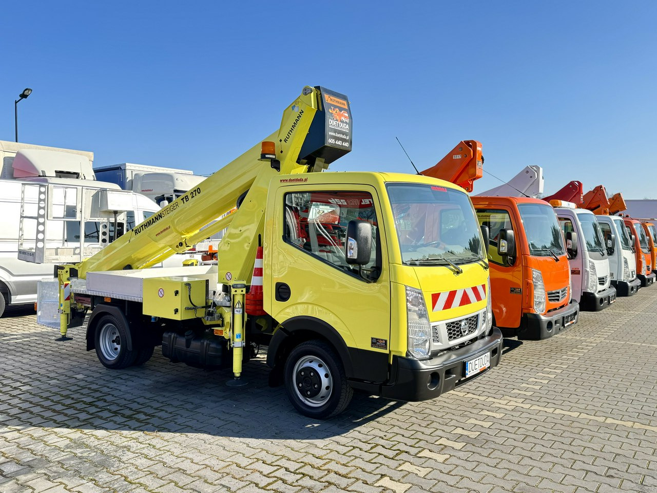 Nissan Cabstar - Camión con plataforma elevadora: foto 3 Nissan Cabstar - Camión con plataforma elevadora: foto 3