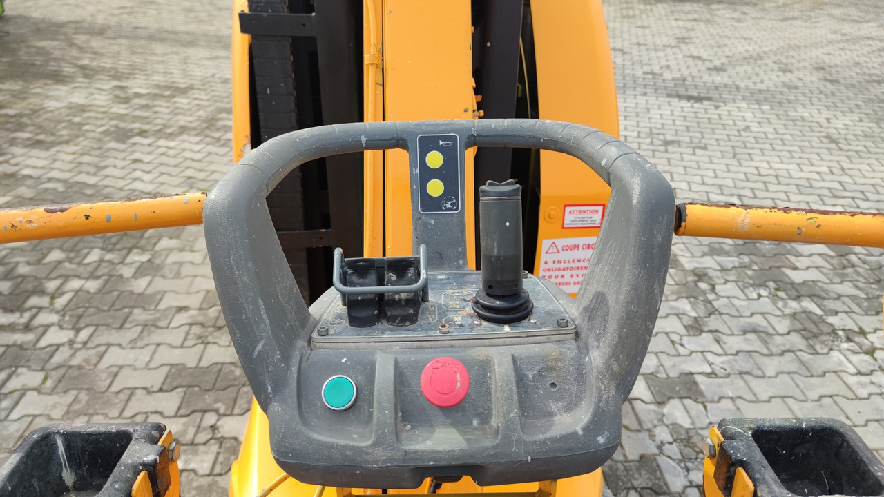 JLG TOUCAN 10 E - Plataforma de mástil vertical: foto 3 JLG TOUCAN 10 E - Plataforma de mástil vertical: foto 3