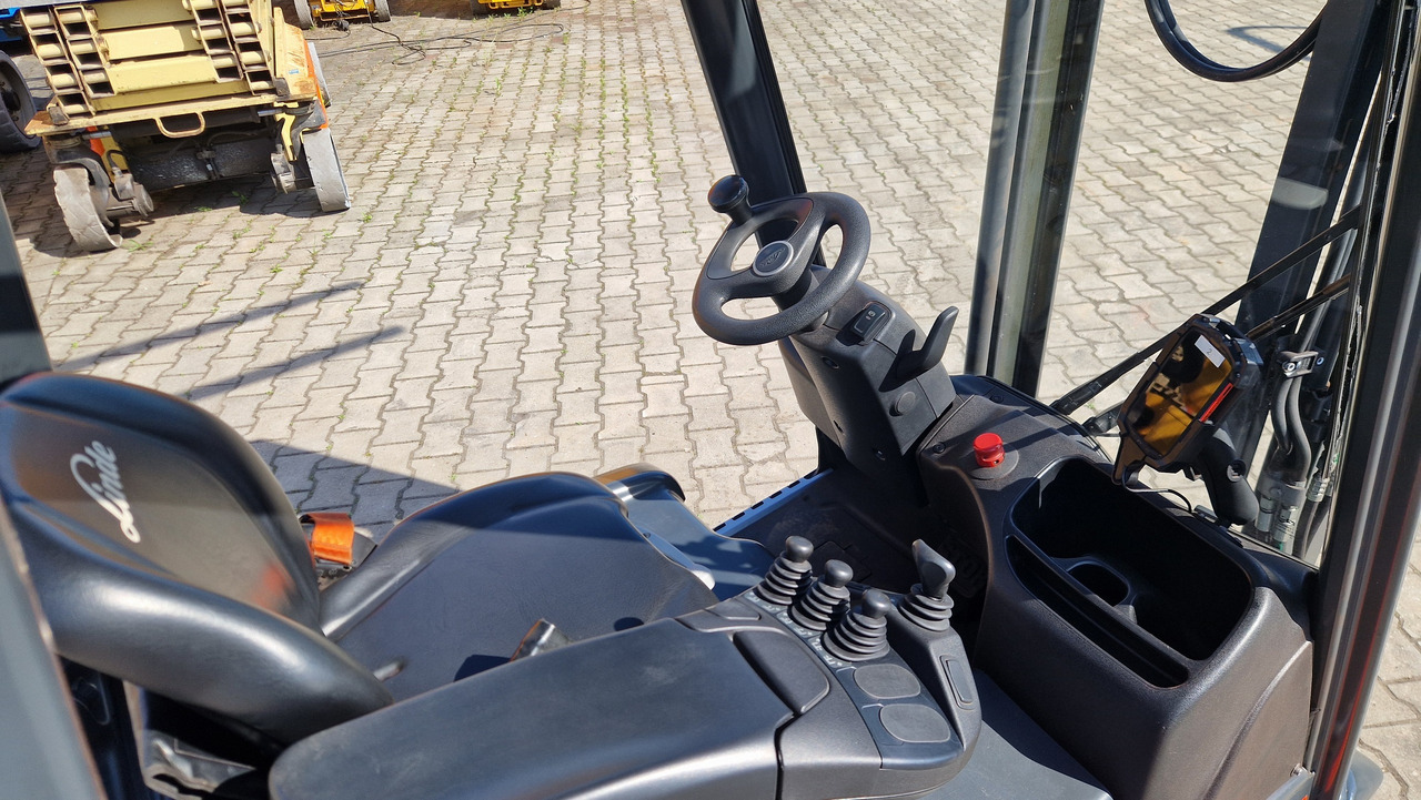 Carretilla elevadora eléctrica LINDE E 14 EVO: foto 6