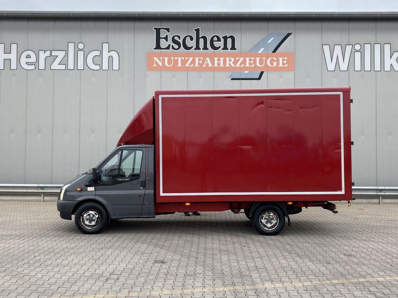 Ford Transit 140 T 350 Möbelkoffer| 3xSitze*ABS*ESP - Furgoneta caja cerrada: foto 2 Ford Transit 140 T 350 Möbelkoffer| 3xSitze*ABS*ESP - Furgoneta caja cerrada: foto 2