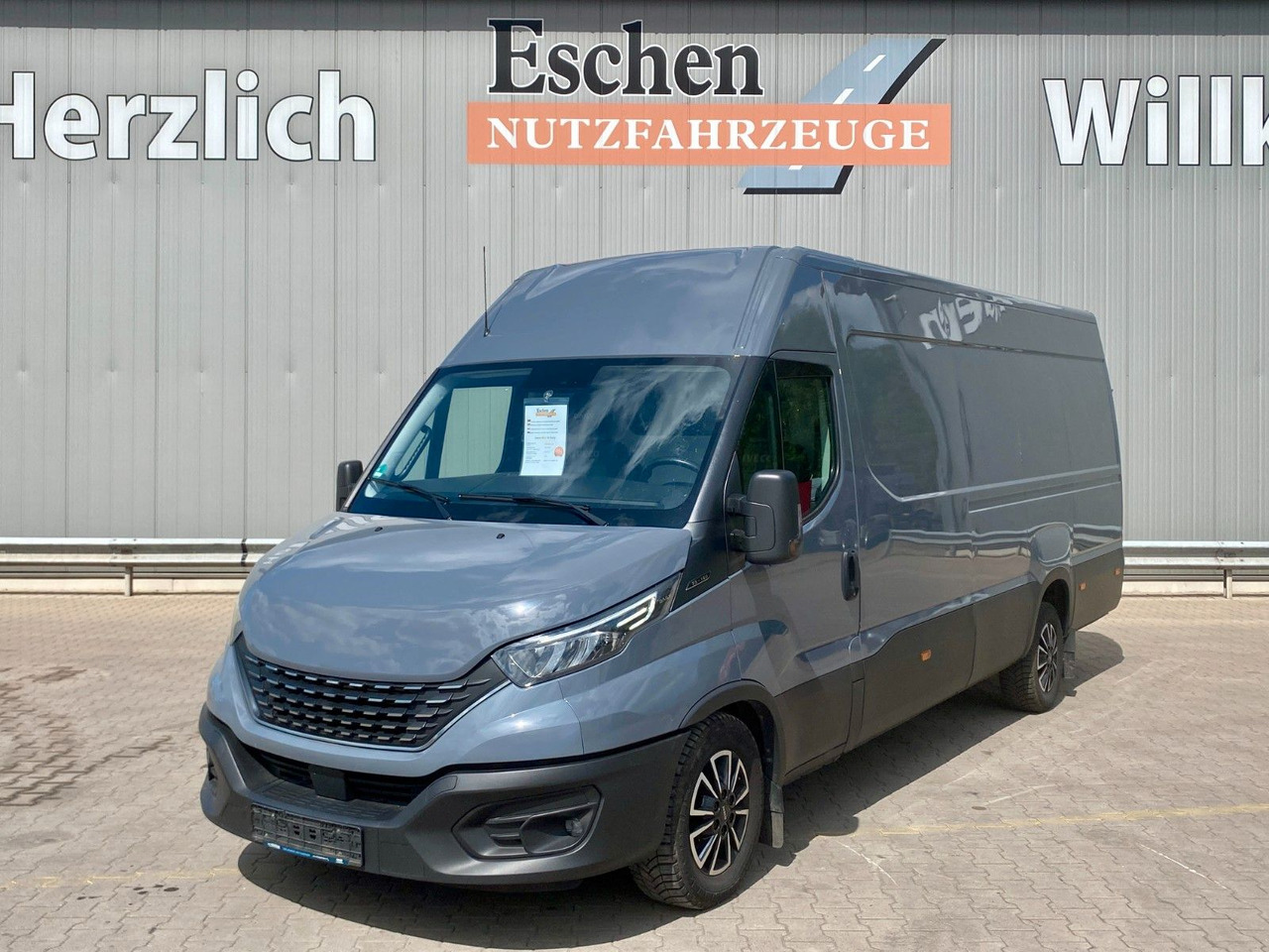 Iveco 35 S 16 Daily | Schiebetür*Kamera*Navi*AC*1.Hand - Furgón: foto 1 Iveco 35 S 16 Daily | Schiebetür*Kamera*Navi*AC*1.Hand - Furgón: foto 1