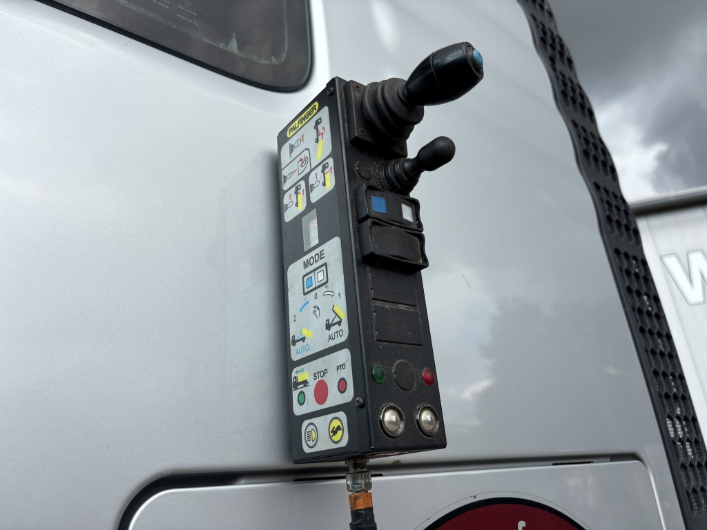 MAN TGX 26.460 / 6x2-4 BL - Camión multibasculante: foto 5 MAN TGX 26.460 / 6x2-4 BL - Camión multibasculante: foto 5