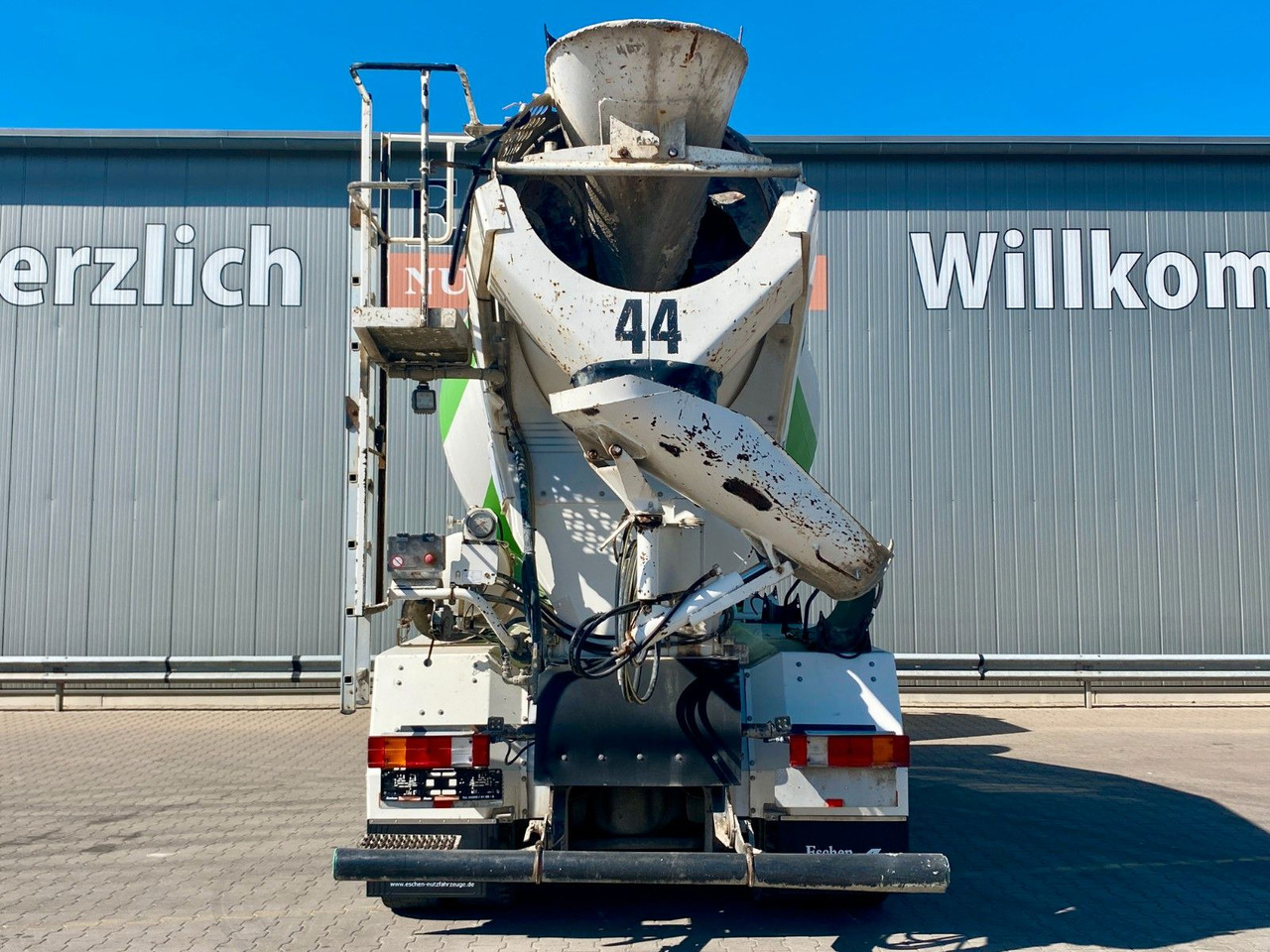 Mercedes-Benz 3240 Arocs 8x4| 9m³ Stetter*Navi*Klima*ASR*Blatt - Camión hormigonera: foto 4 Mercedes-Benz 3240 Arocs 8x4| 9m³ Stetter*Navi*Klima*ASR*Blatt - Camión hormigonera: foto 4