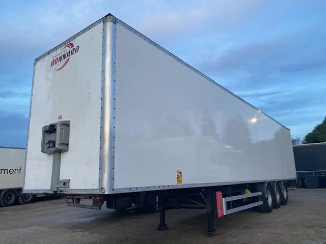 Semirremolque caja cerrada Fruehauf: foto 1