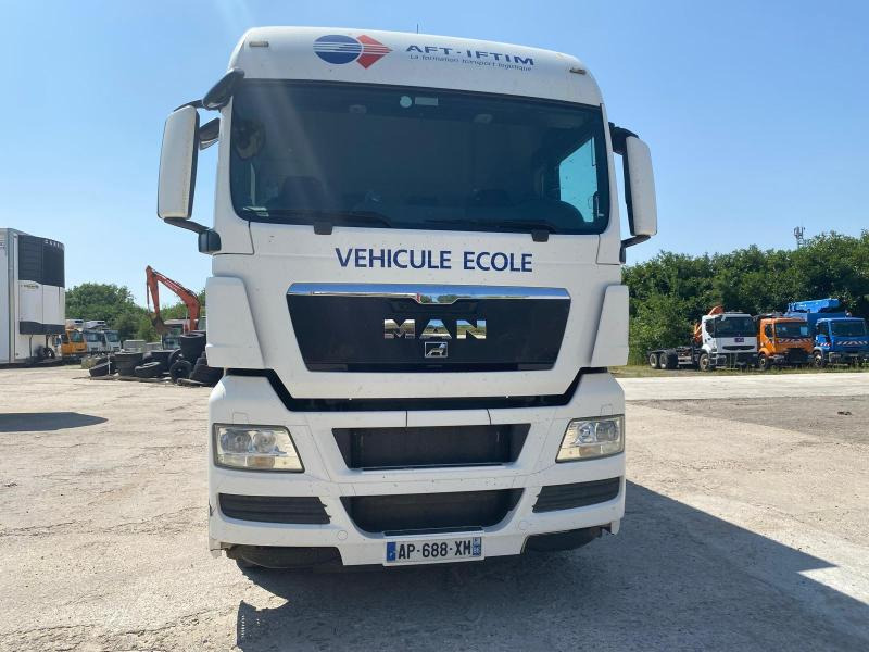 MAN TGX 18.360 - Camión lona: foto 1 MAN TGX 18.360 - Camión lona: foto 1