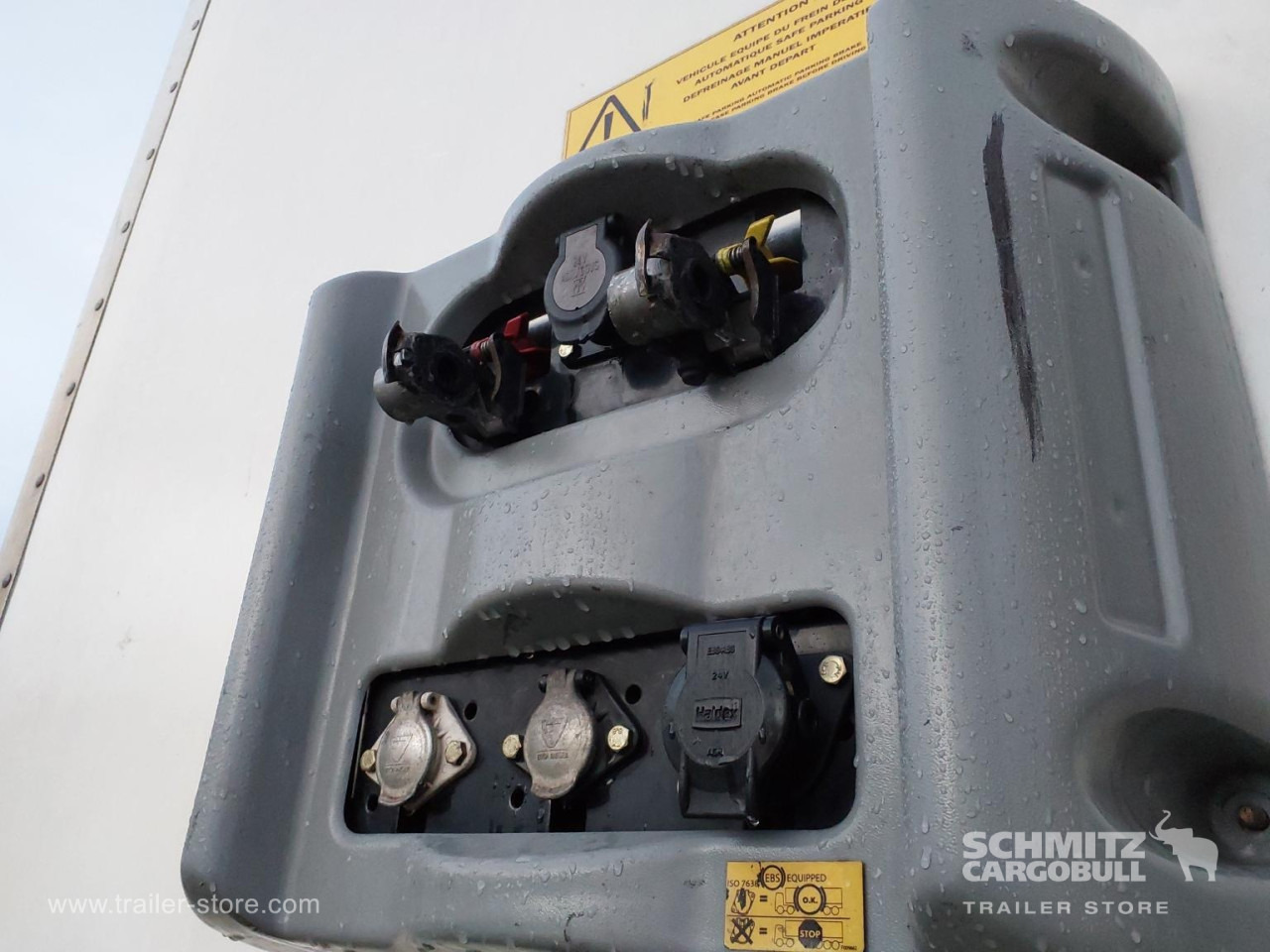 Semirremolque caja cerrada FRUEHAUF Dryfreight Standard Roller shutter door: foto 9