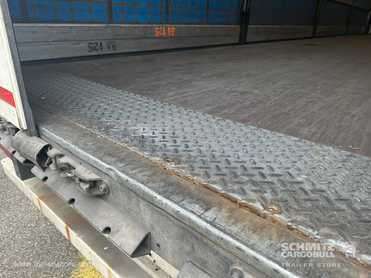 SCHMITZ Curtainsider Standard - Semirremolque lona: foto 2 SCHMITZ Curtainsider Standard - Semirremolque lona: foto 2