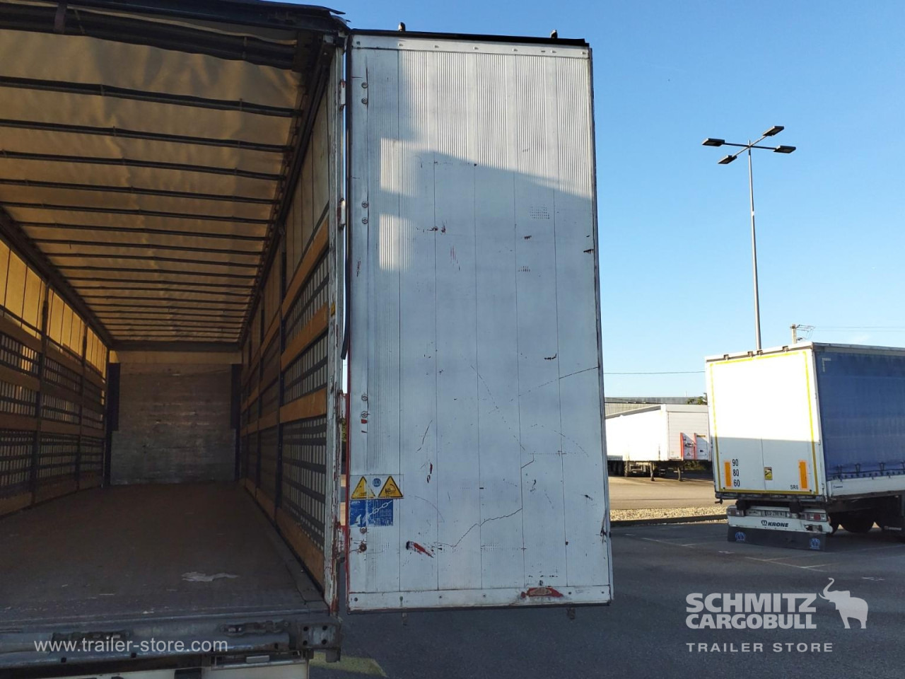 Semirremolque lona SCHMITZ Curtainsider Standard: foto 9 Semirremolque lona SCHMITZ Curtainsider Standard: foto 9