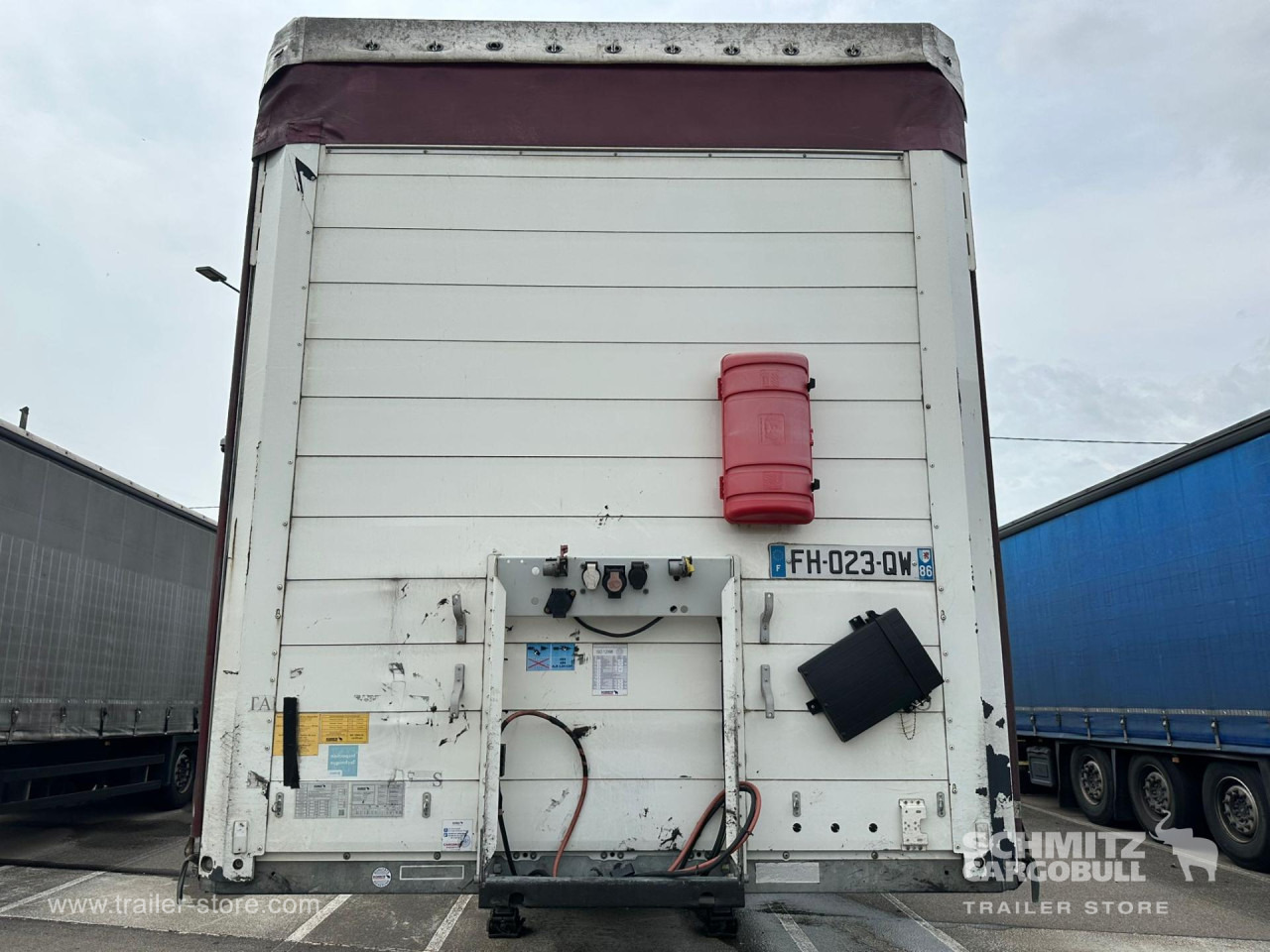 Semirremolque lona SCHMITZ Curtainsider Standard Taillift: foto 11 Semirremolque lona SCHMITZ Curtainsider Standard Taillift: foto 11