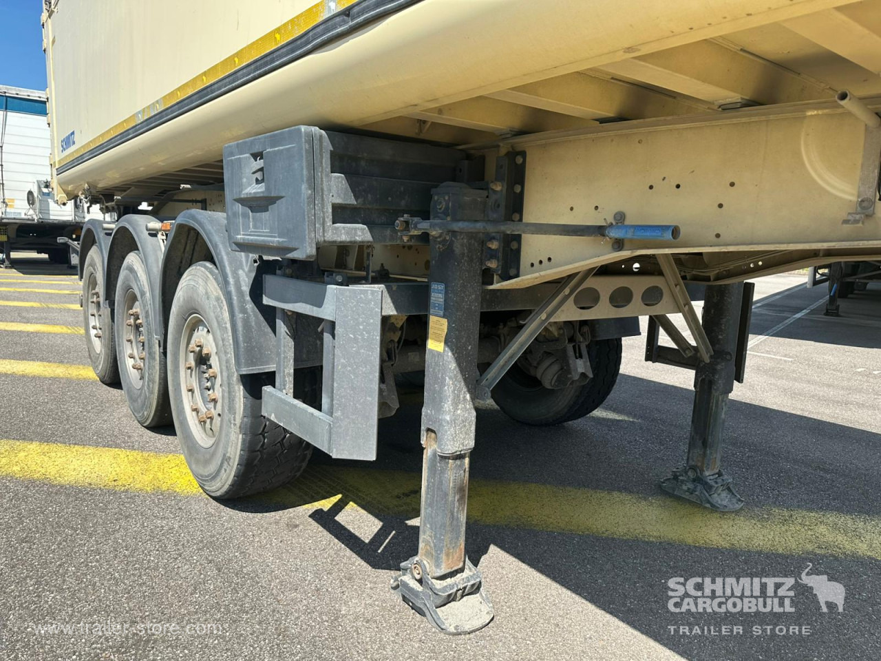 SCHMITZ Tipper Alu-square sided body 28m³ - Semirremolque volquete: foto 2 SCHMITZ Tipper Alu-square sided body 28m³ - Semirremolque volquete: foto 2