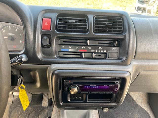 Coche Suzuki Jimny: foto 9 Coche Suzuki Jimny: foto 9