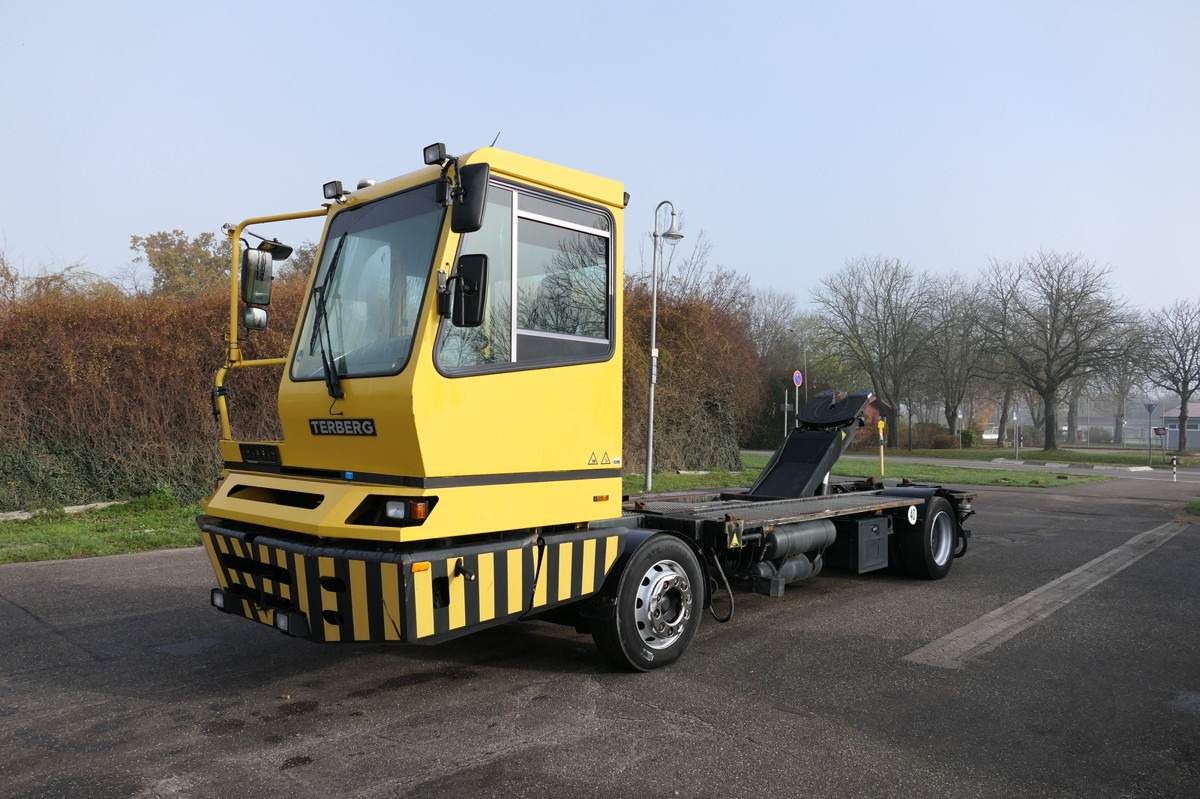 BC 182 Kamag Wiesel WBH 25 Umsetzfahrzeug - Camión portacontenedore/ Intercambiable: foto 3 BC 182 Kamag Wiesel WBH 25 Umsetzfahrzeug - Camión portacontenedore/ Intercambiable: foto 3