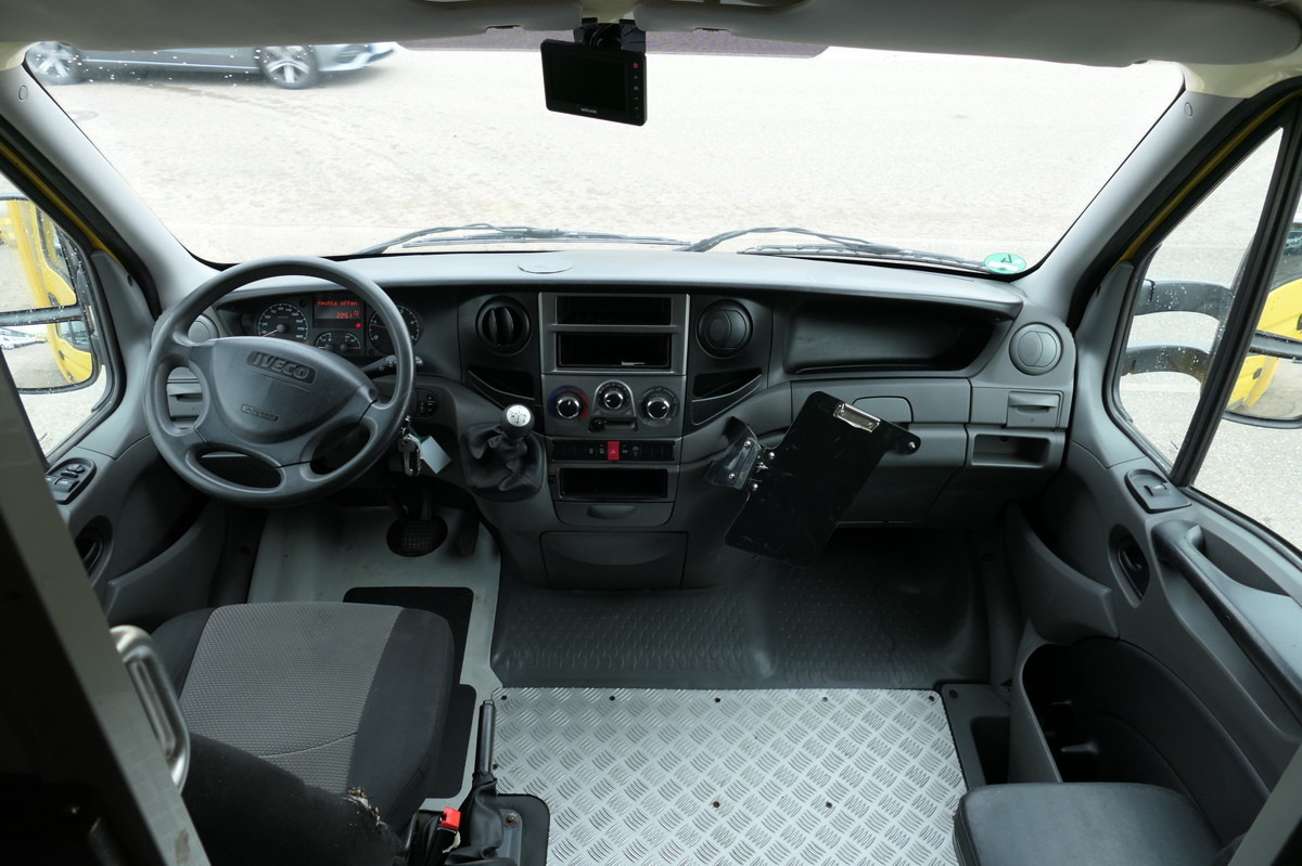Furgoneta caja cerrada IVECO Daily 35 S11 C30C AUTOMATIK KAMERA Regale LUFT D: foto 6