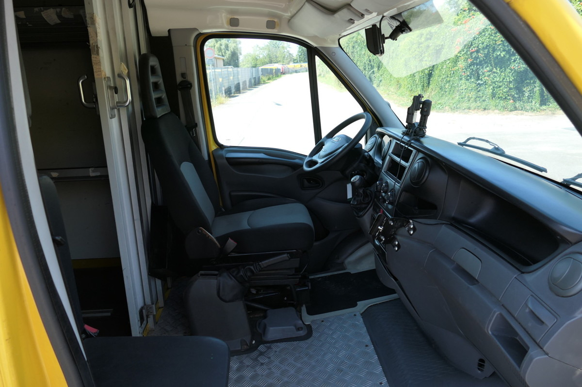 Furgoneta caja cerrada IVECO Daily 35 S11 C30C AUTOMATIK KAMERA Regale LUFT D: foto 7 Furgoneta caja cerrada IVECO Daily 35 S11 C30C AUTOMATIK KAMERA Regale LUFT D: foto 7