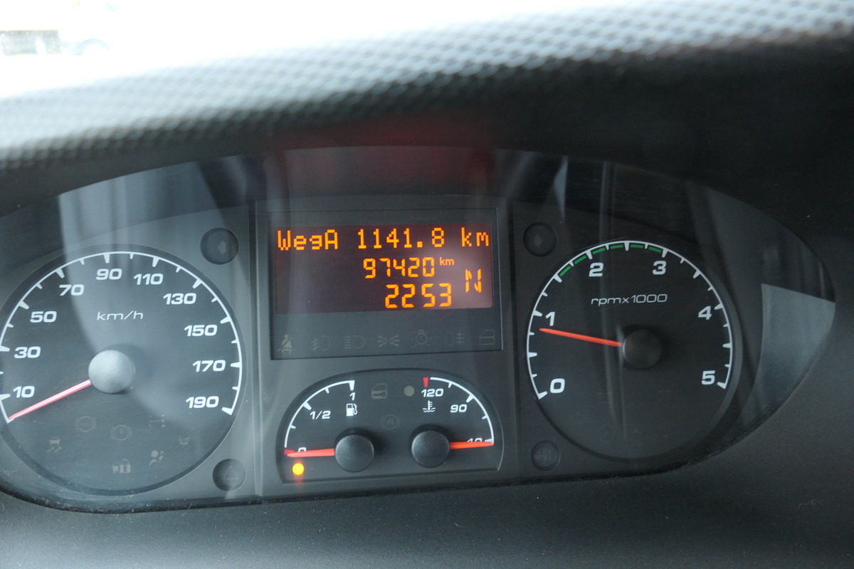 Furgoneta caja cerrada IVECO Daily 35 S11 C30C AUTOMATIK KAMERA Regale LUFT D: foto 12