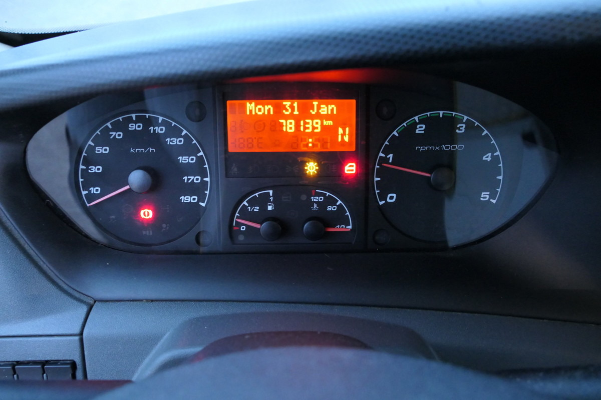 Furgoneta caja cerrada IVECO Daily 35 S11 C30C AUTOMATIK KAMERA Regale LUFT D: foto 8 Furgoneta caja cerrada IVECO Daily 35 S11 C30C AUTOMATIK KAMERA Regale LUFT D: foto 8